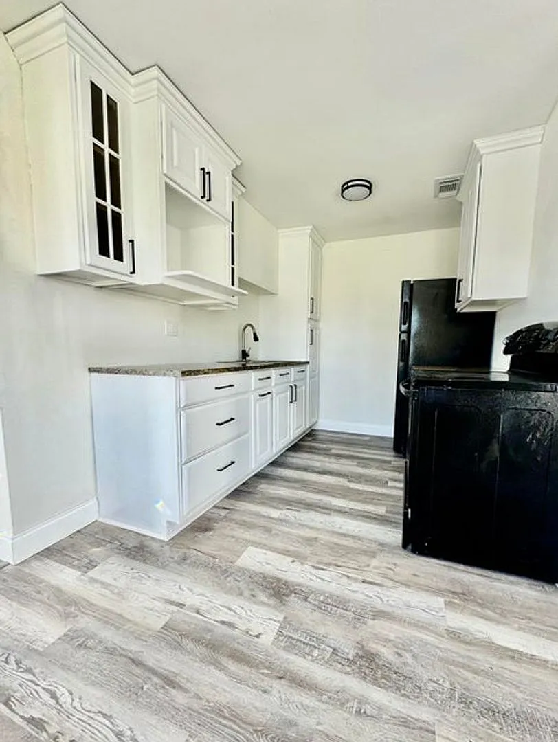 1146 W 24th Street, Riviera Beach, FL 33404 — Photo 1