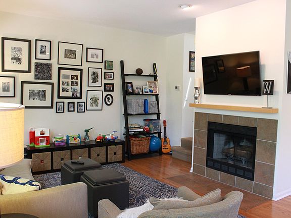 3rd image of 2911 N Wolcott Ave Unit F