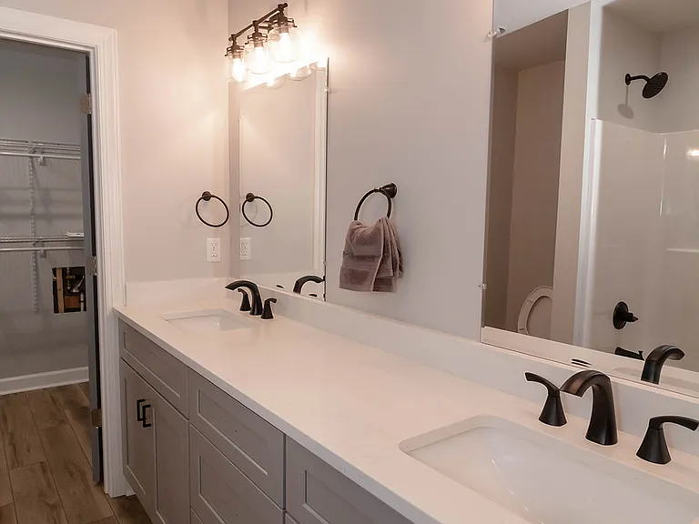 143 Reichard Dr — Photo 3