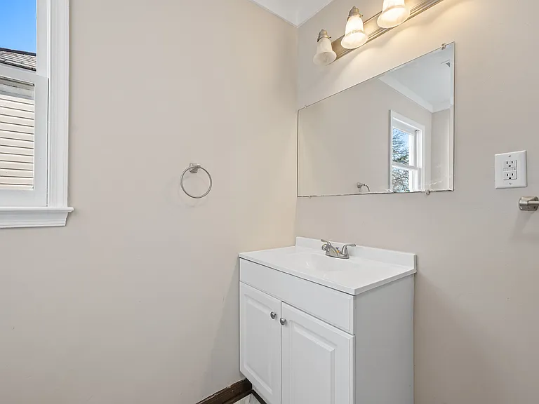 1015 Cabell St — Photo 19