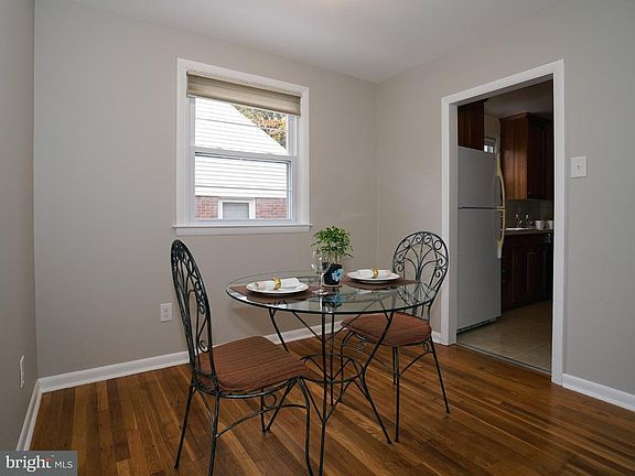 4th image of 306 New York Ave