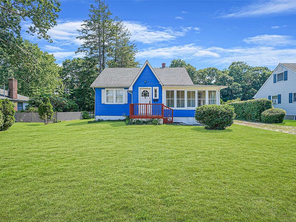 13 Wyandanch Avenue, East Islip, NY 11730 Zillow