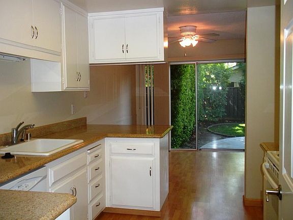 4th image of 645 Vasona Ave