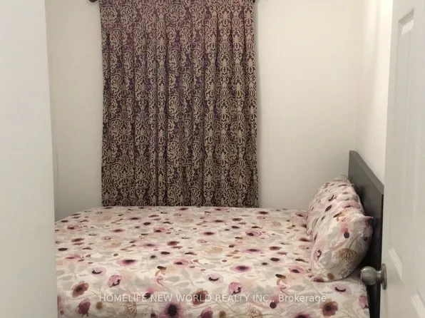 2466 Saint Clair Ave W #202, Toronto, ON M6N 1L3