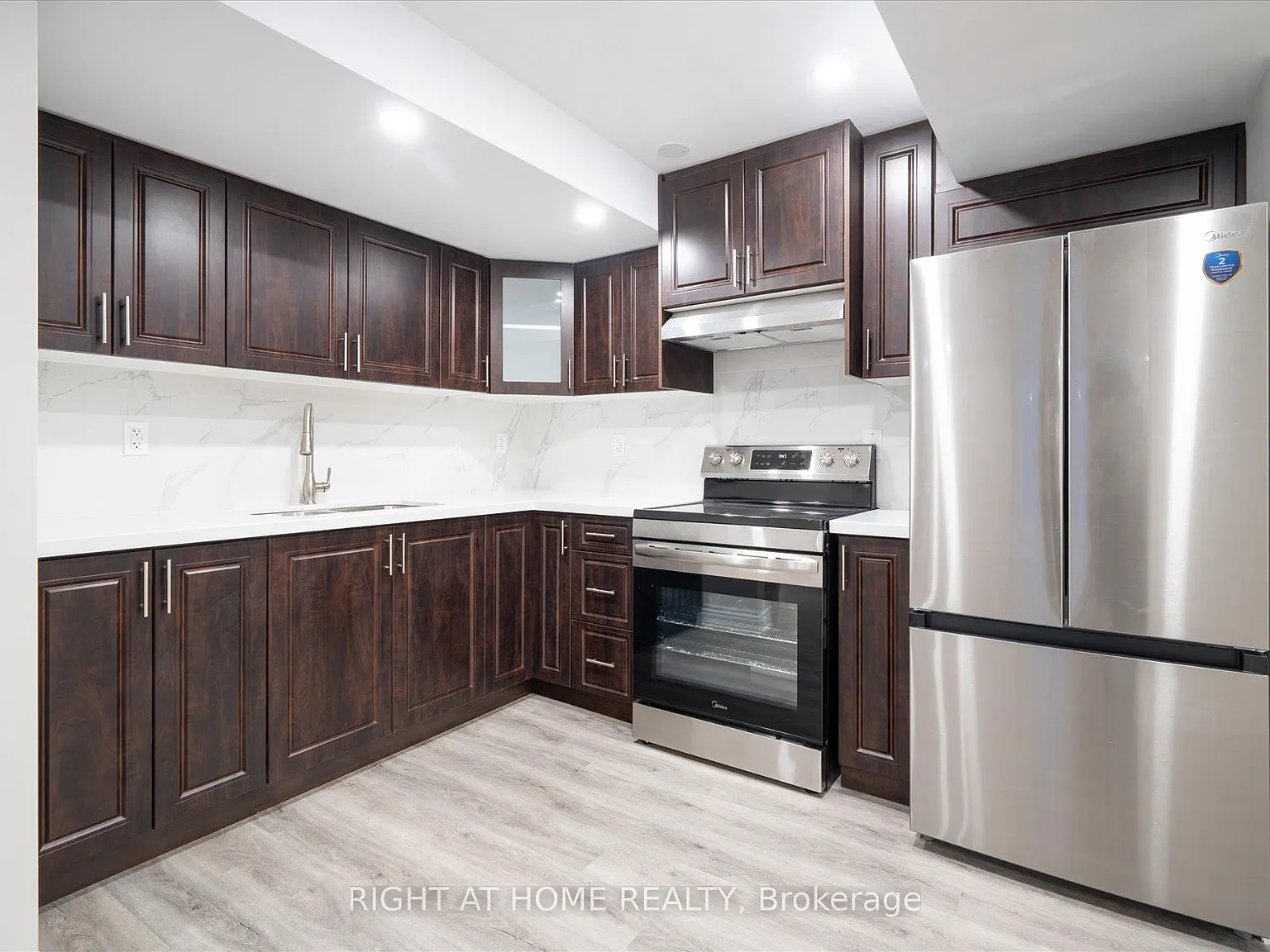 2 bed, $1,975 — Photo 4