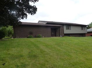 308 N Elizabeth St, Clinton, IL 61727