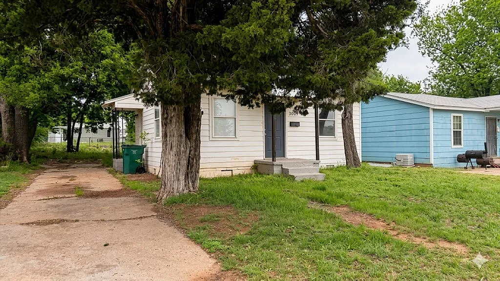 2 bed, 1.0 bath, 674 sqft, $950 — Photo 3