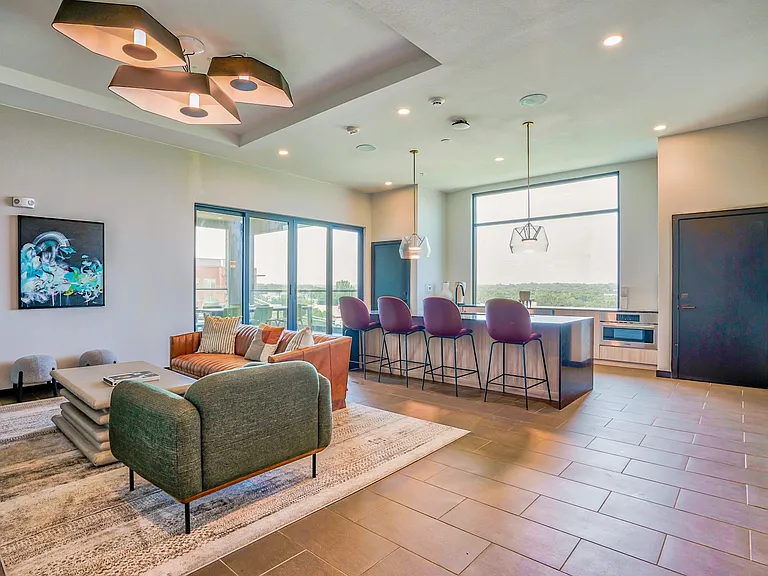 Clubroom with complimentary Wi-Fi