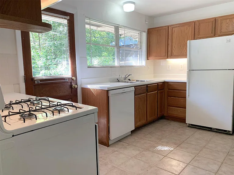 4427 Warm Springs Rd — Photo 10