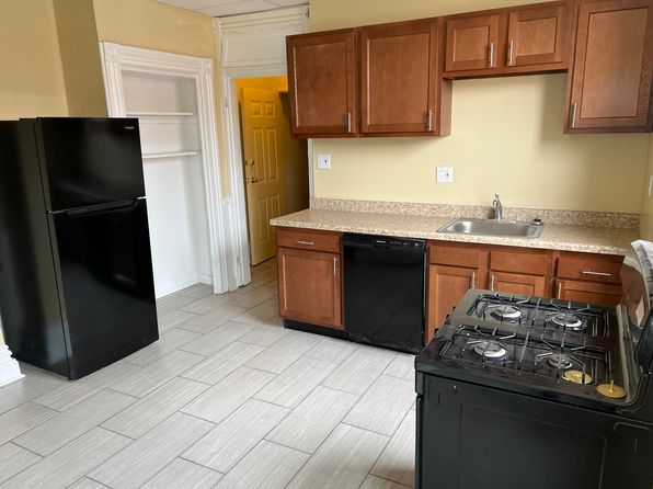 1813 Locust St ROOM 2