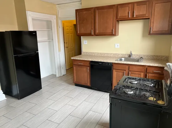 1813 Locust St Room 2, Pittsburgh, PA 15219