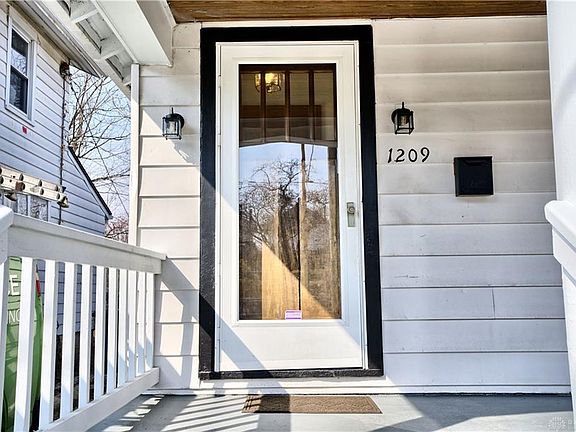 4th image of 1209 Phillips Ave