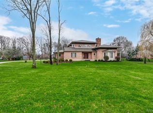 5061 Donnington Rd, Clarence, NY 14031