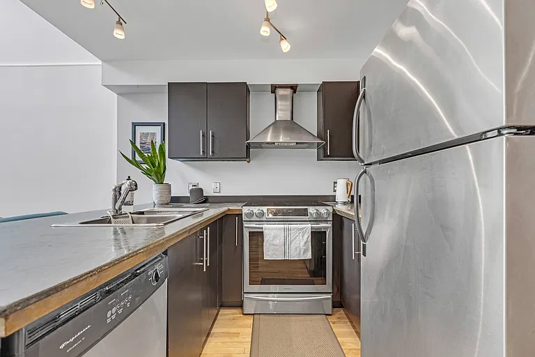 1 bed, 1.0 bath, 861 sqft, $3,200 — Photo 4