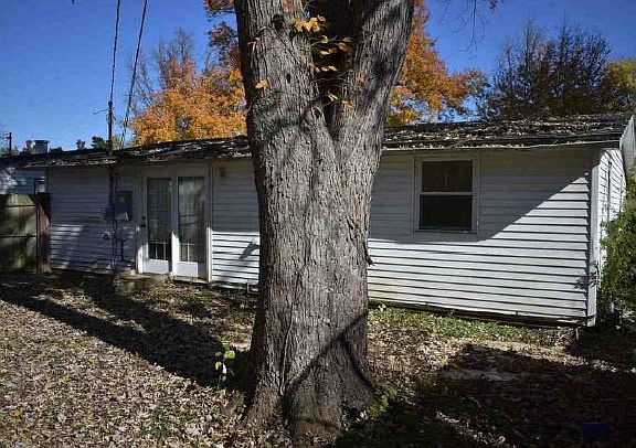 3rd image of 2625 S Villa Dr