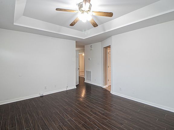 3rd image of 236 Golden Pond Ave