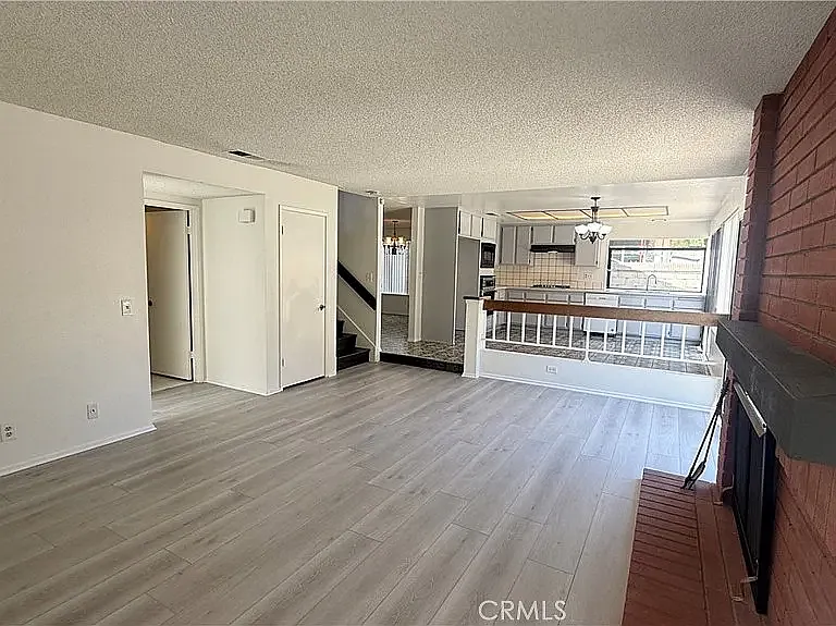 46 Christamon W — Photo 10