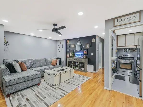 4715 Wilshire Lane #K15, Oakdale, NY 11769