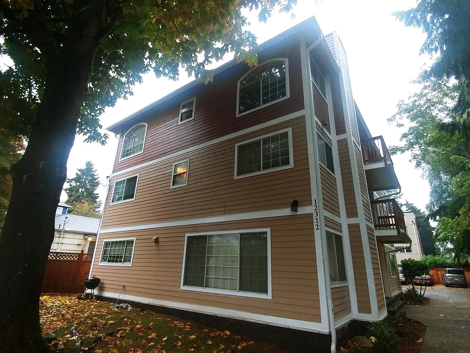 12312 40th Ave NE — Photo 1