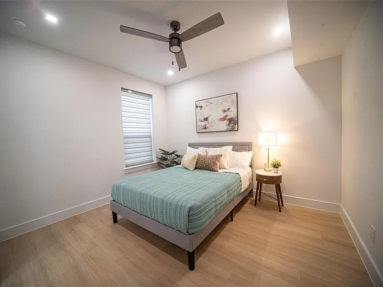 236 Urbane Crest Dr — Photo 10
