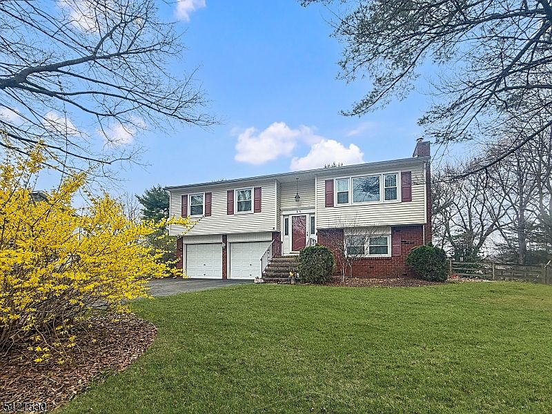 1st image of 85 Powderhorn Dr