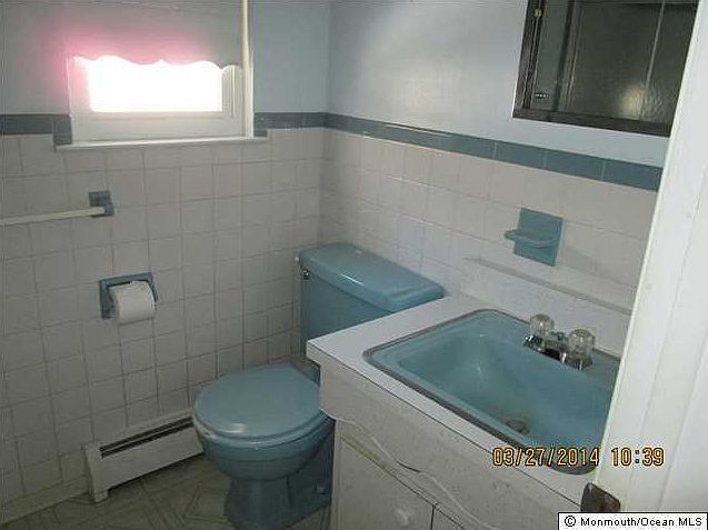 2nd image of 7 Mount Matterhorn Ln