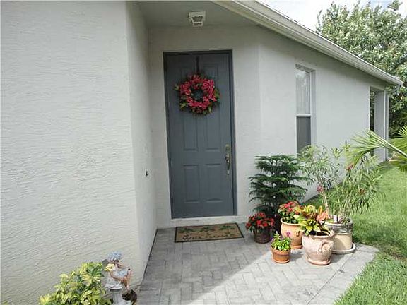 Home For Sale In Saint Lucie West