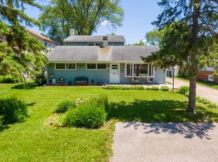 37293 N Hillside Dr, Lake Villa, IL 60046