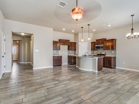 4th image of 14516 Hunters Grove Ave