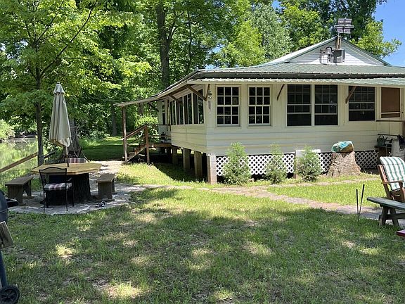 4th image of 252 Roberts Way