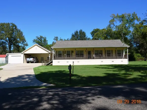 540 Resort Dr, Livingston, TX 77351