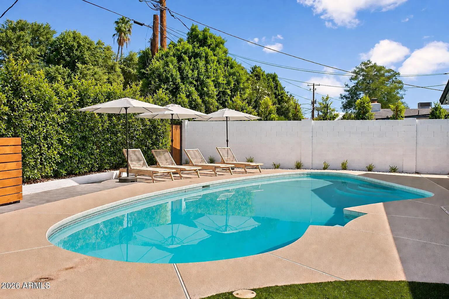 4 bed, 2.0 bath, 1905 sqft, $4,500 — Photo 1