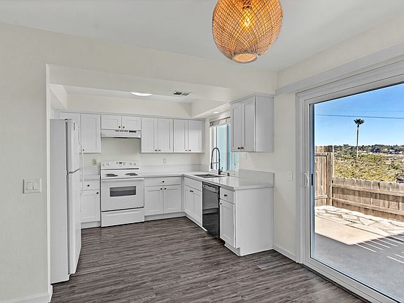 2nd image of 604 E Solana Cir