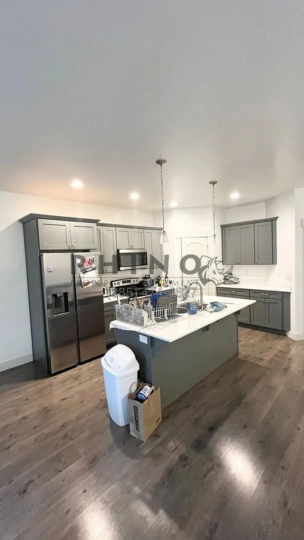 1 bed, 1.0 bath, 100 sqft, $500 — Photo 1