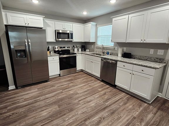 5th image of 601 Melody Ln #601