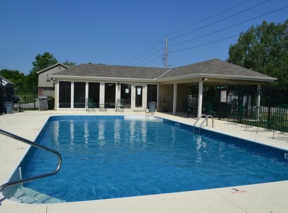 2nd image of 1308 Cross Creek Dr