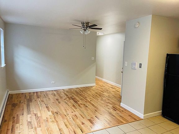 2nd image of 4915 S Drexel Blvd #404