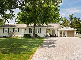 2207 Mount Vernon Rd, Fairfield, IL 62837