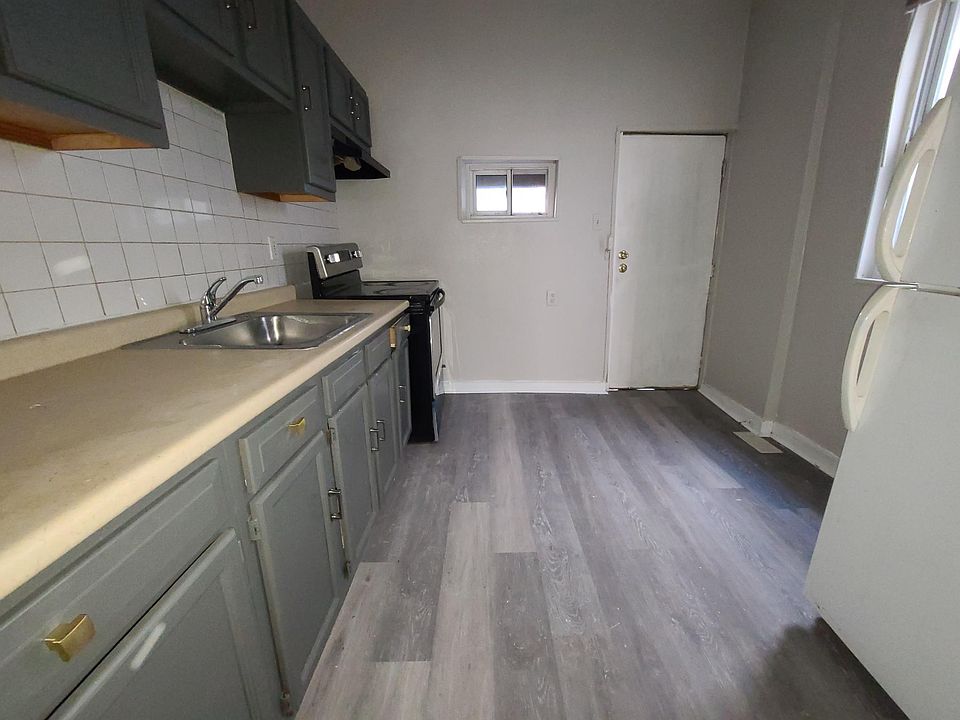 1st image of 657 E Clementine St #1