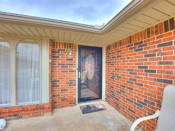 5th image of 2621 SW 90th St