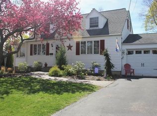 13 Salmar Ave, Pearl River, NY 10965