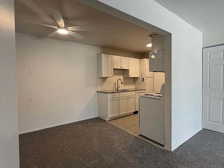 Princeton Square Apartments — Photo 7