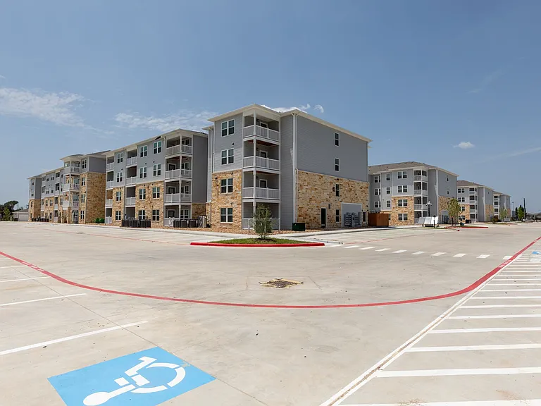 Cordova Apartments — Photo 36