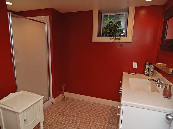 4th image of 220 Sheridan Ave S