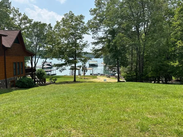 108 Lake Cove Cir, Morganton, GA 30560