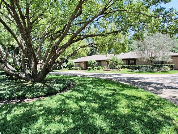 3rd image of 7911 Meadowcroft Pl