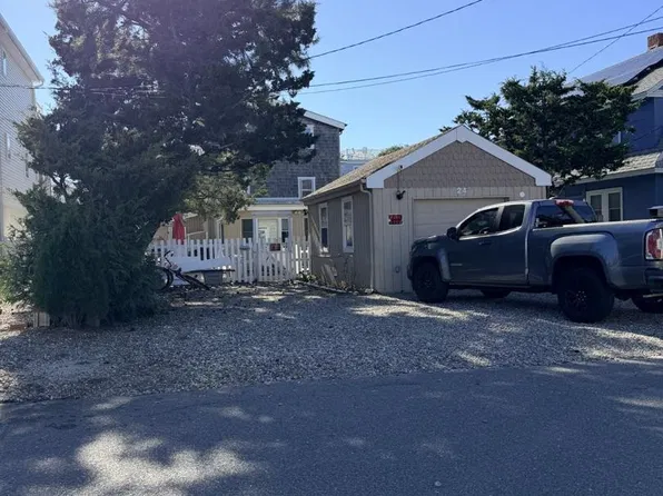 24 15th St, Beach Haven, NJ 08008