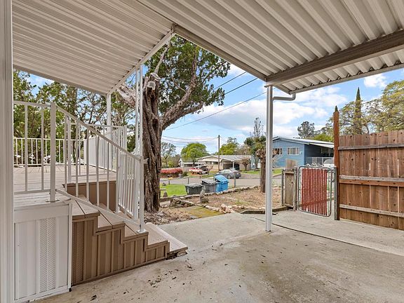 5th image of 9 Hanging Tree Ct