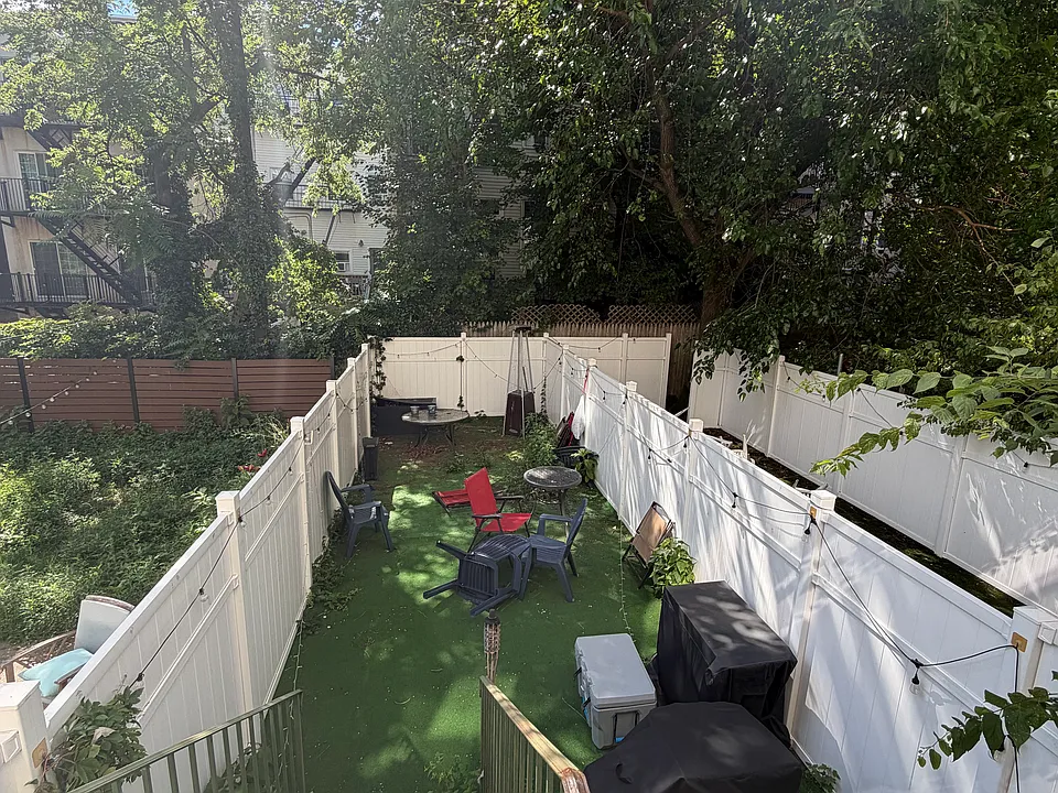226 Madison St #1A