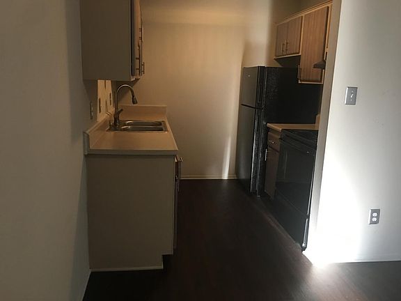 3rd image of 333 W Marshall St APT 7